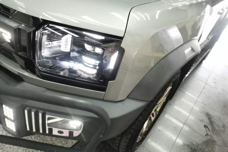Used JETOUR Traveler 2023 2.0T Four-Wheel Drive Conqueror Left Front Headlight