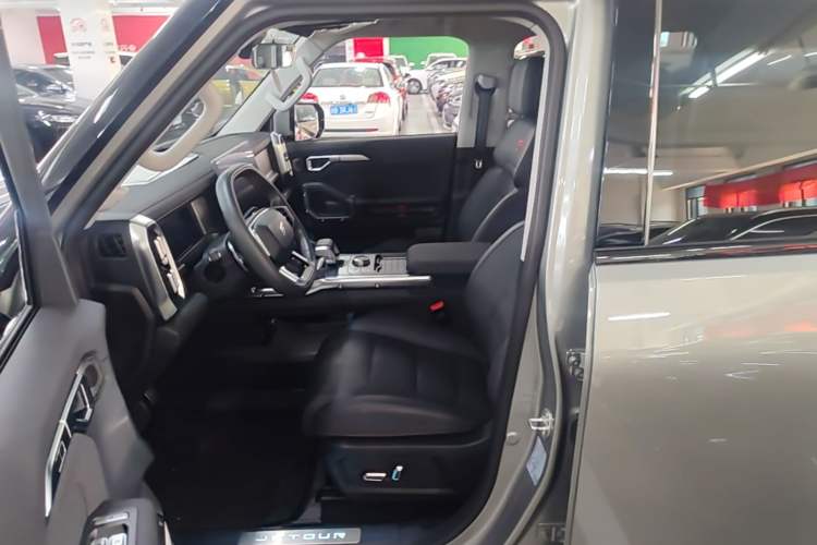Used JETOUR Traveler 2023 2.0T All-Wheel-Drive CrossPRO Left Front Seat