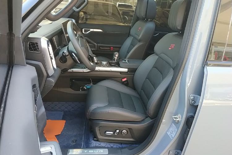 Used JETOUR Traveler 2023 2.0T All-Wheel Drive Conquer PRO Left Front Seat