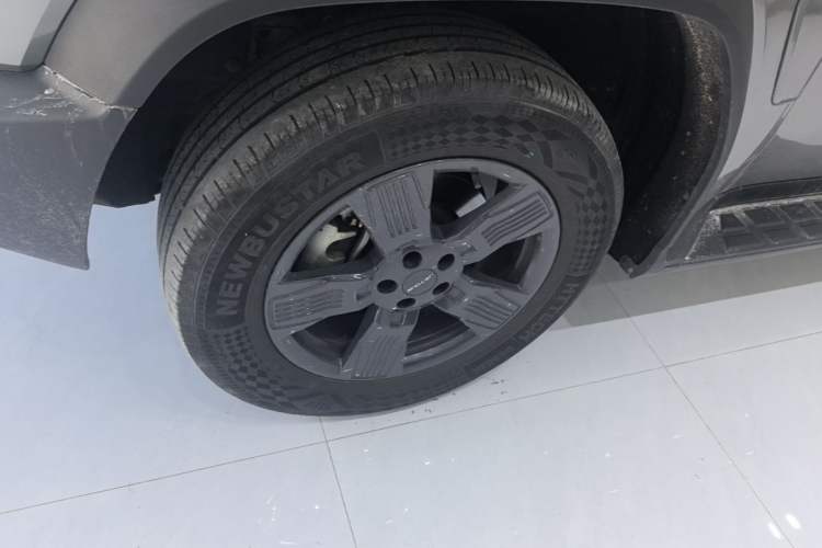Used JETOUR Traveler 2023 1.5T Two-Wheel Drive Discovery PRO Left Front Wheel Hub