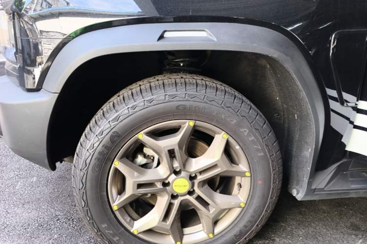Used JETOUR Traveler 2023 2.0T Four-Wheel Drive Conqueror Left Front Wheel Hub