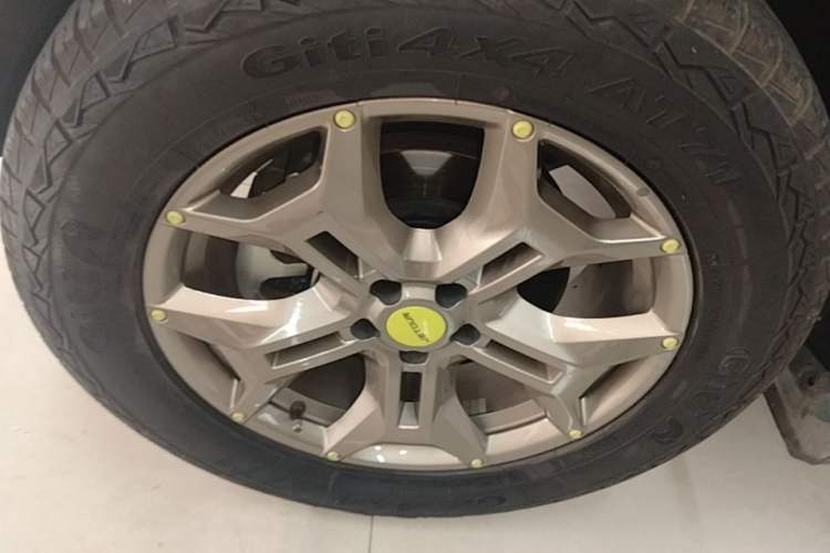 Used JETOUR Traveler 2023 2.0T All-Wheel Drive Conquer PRO Left Front Wheel Hub