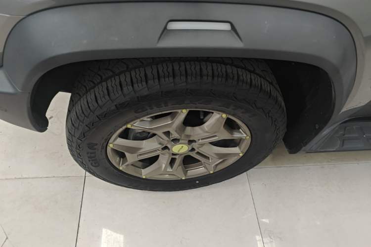 Used JETOUR Traveler 2023 2.0T All-Wheel Drive Conquer PRO Left Front Wheel Hub