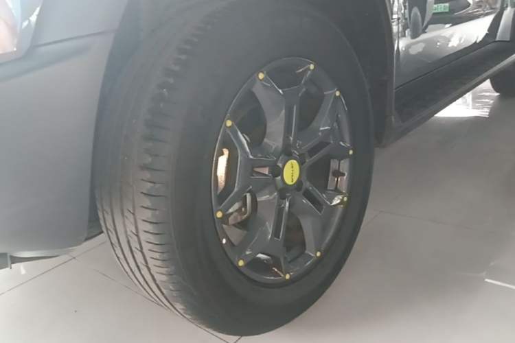 Used JETOUR Traveler 2023 2.0T All-Wheel-Drive CrossPRO Left Front Wheel Hub