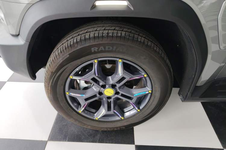 Used JETOUR Traveler 2023 2.0T All-Wheel-Drive CrossPRO Left Front Wheel Hub
