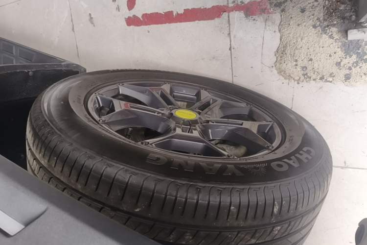 Used JETOUR Traveler 2023 2.0T All-Wheel-Drive CrossPRO Left Front Wheel Hub