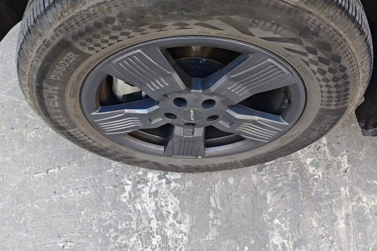 Used JETOUR Traveler 2023 1.5T Two-Wheel Drive Discovery PRO Left Front Wheel Hub