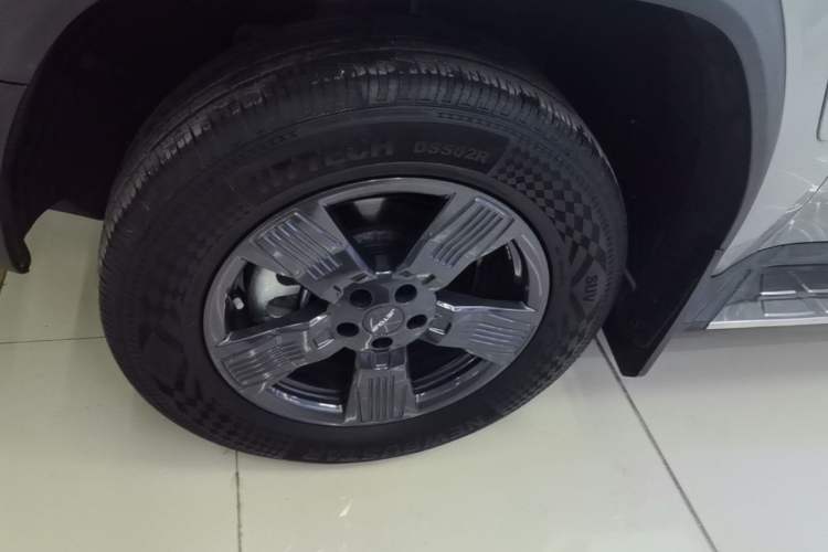 Used JETOUR Traveler 2023 1.5T Two-Wheel Drive Discovery PRO Left Front Wheel Hub
