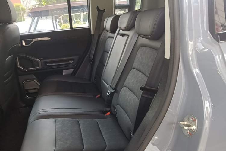 Used JETOUR Traveler 2023 2.0T All-Wheel-Drive CrossPRO Left Rear Seat
