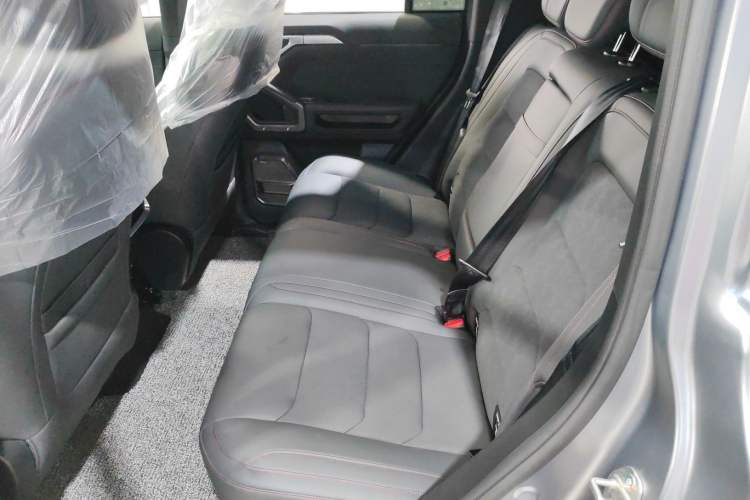 Used JETOUR Traveler 2023 2.0T All-Wheel Drive CrossPRO+ Left Rear Seat