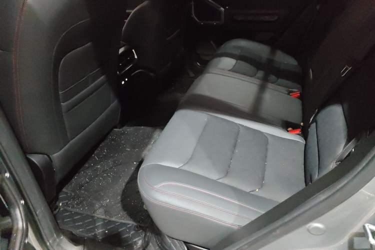 Used JETOUR Traveler 2023 2.0T All-Wheel-Drive CrossPRO Left Rear Seat