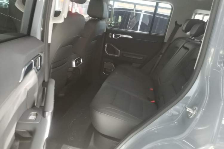 Used JETOUR Traveler 2023 2.0T All-Wheel-Drive CrossPRO Left Rear Seat