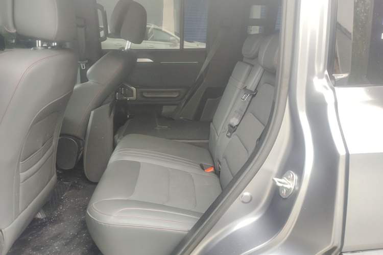 Used JETOUR Traveler 2023 2.0T All-Wheel Drive Conquer PRO Left Rear Seat