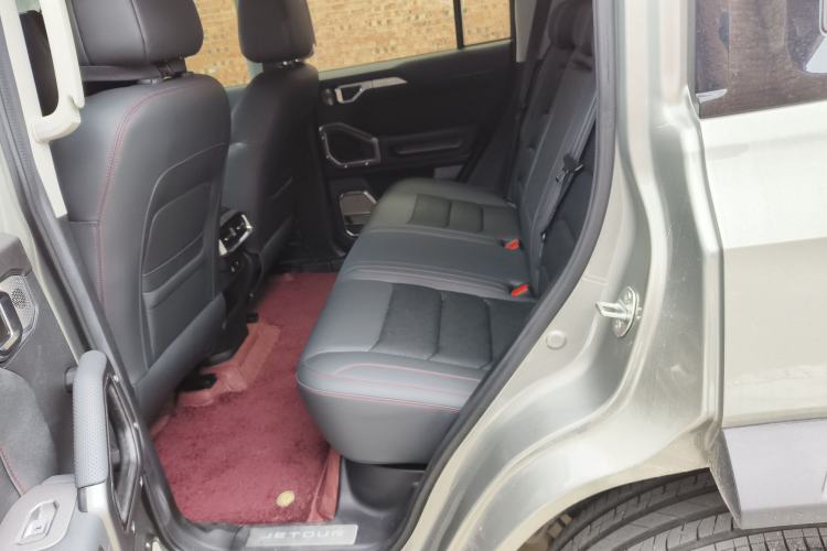 Used JETOUR Traveler 2023 2.0T All-Wheel-Drive CrossPRO Left Rear Seat