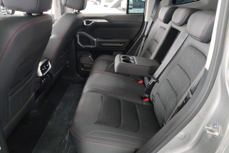 Used JETOUR Traveler 2023 2.0T All-Wheel-Drive CrossPRO Left Rear Seat