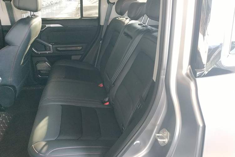 Used JETOUR Traveler 2023 2.0T All-Wheel-Drive CrossPRO Left Rear Seat