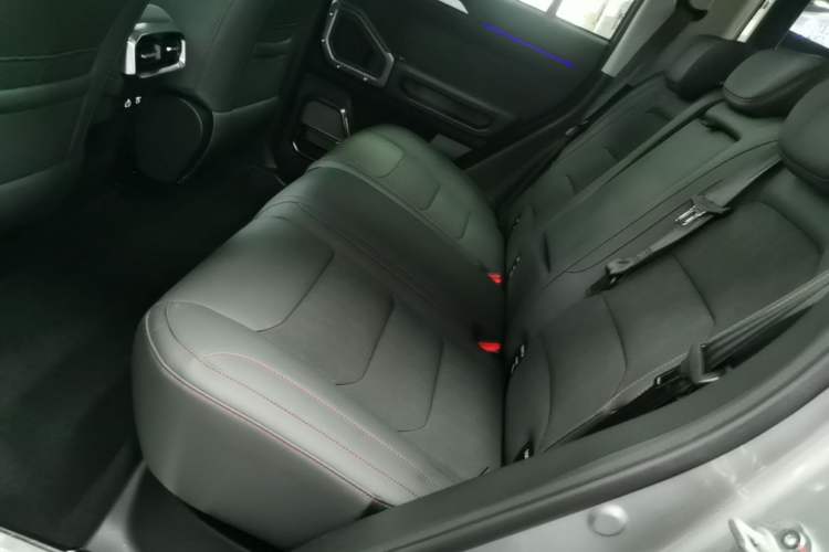 Used JETOUR Traveler 2023 2.0T Four-Wheel Drive Conqueror Left Rear Seat
