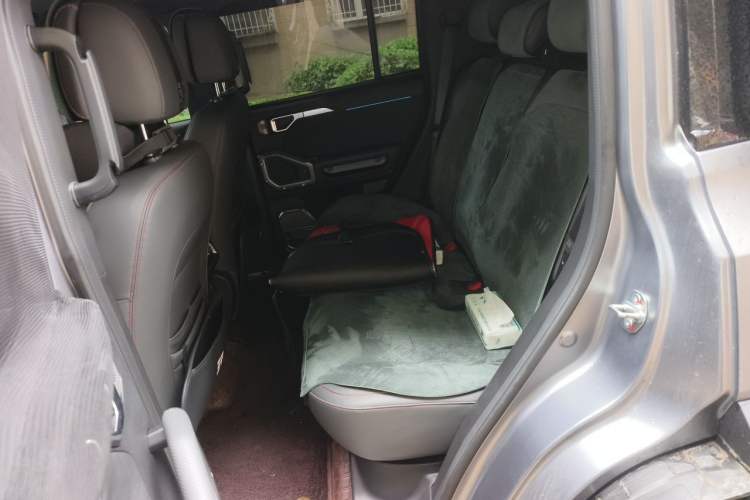 Used JETOUR Traveler 2023 2.0T All-Wheel Drive Conquer PRO Left Rear Seat