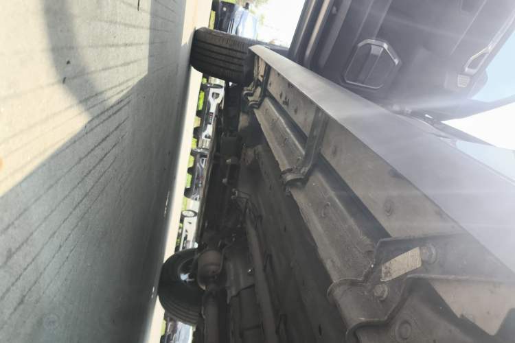 Used JETOUR Traveler 2023 1.5T Two-Wheel Drive Discovery PRO Left Side Sill