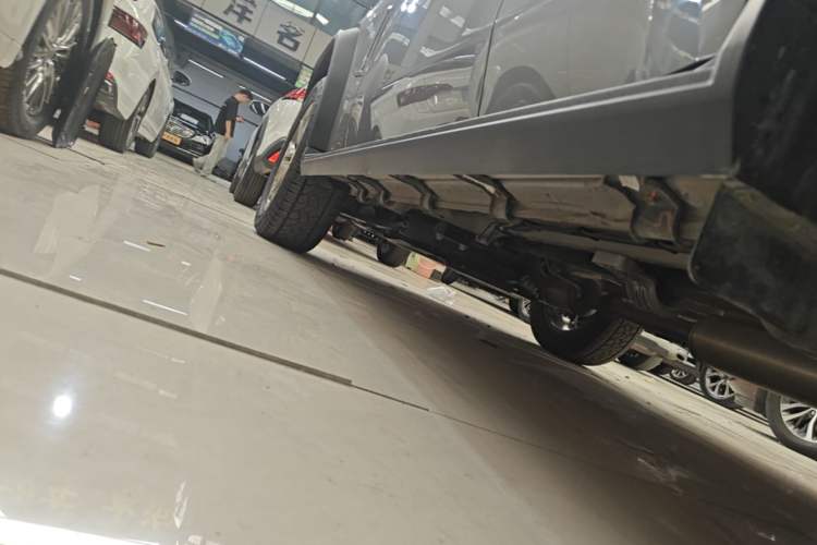 Used JETOUR Traveler 2023 2.0T All-Wheel Drive Conquer PRO Left Side Sill