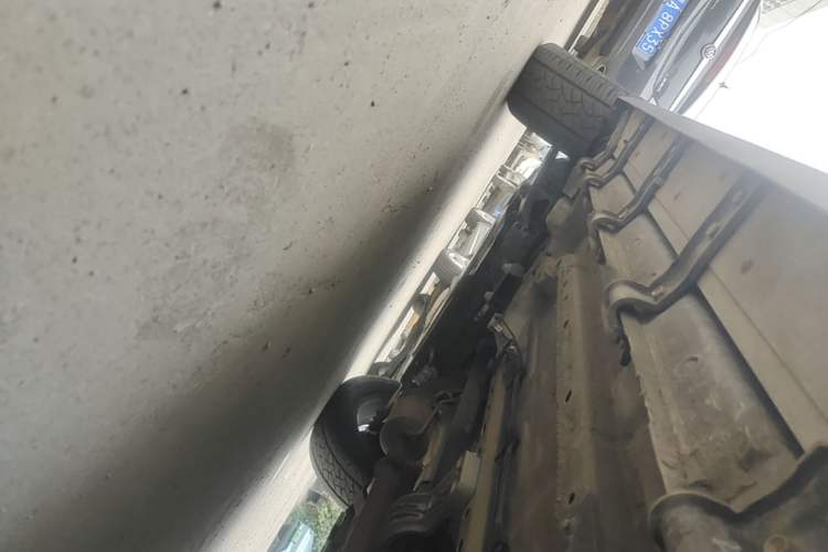 Used JETOUR Traveler 2023 2.0T All-Wheel Drive Conquer PRO Left Side Sill