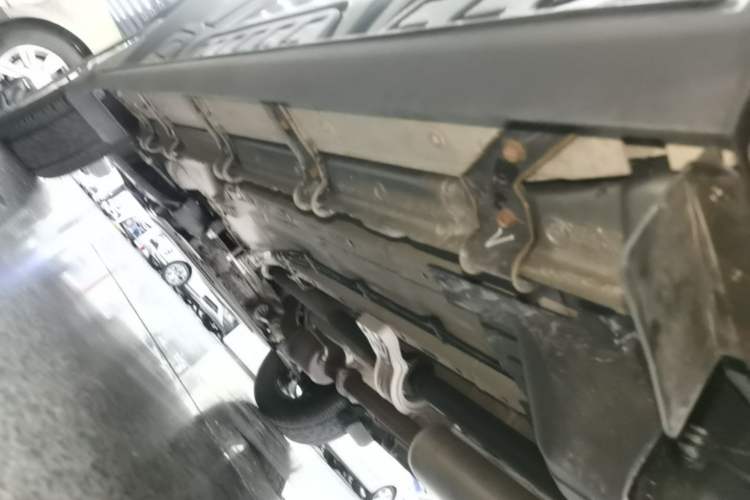 Used JETOUR Traveler 2023 2.0T Four-Wheel Drive Conqueror Left Side Sill
