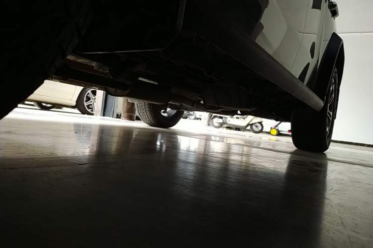 Used JETOUR Traveler 2023 2.0T All-Wheel Drive Conquer PRO Left Side Sill