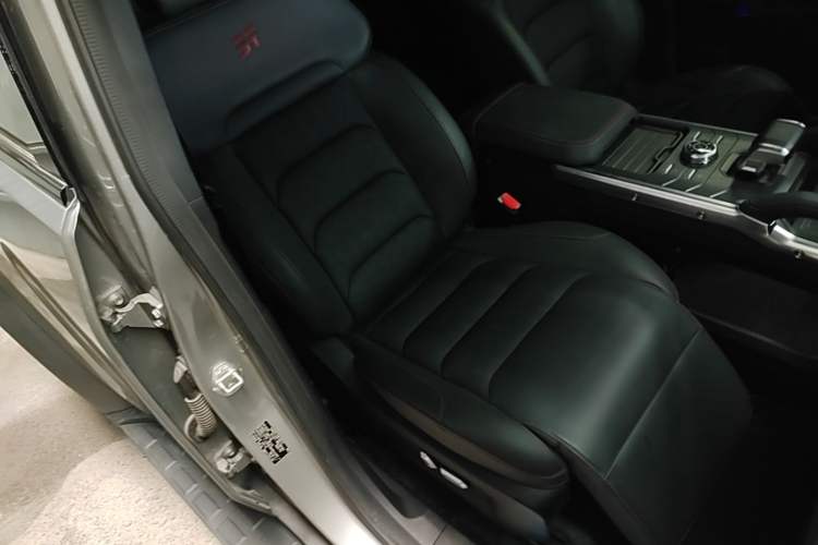Used JETOUR Traveler 2023 2.0T All-Wheel Drive CrossPRO+ Right Front Seat