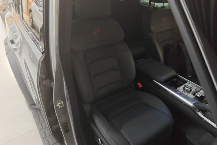 Used JETOUR Traveler 2023 2.0T All-Wheel Drive CrossPRO+ Right Front Seat