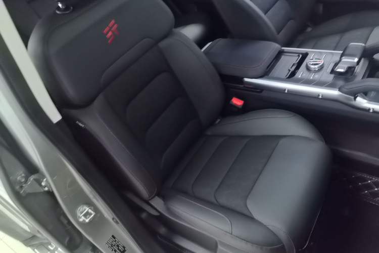 Used JETOUR Traveler 2023 1.5T Two-Wheel Drive Discovery PRO Right Front Seat