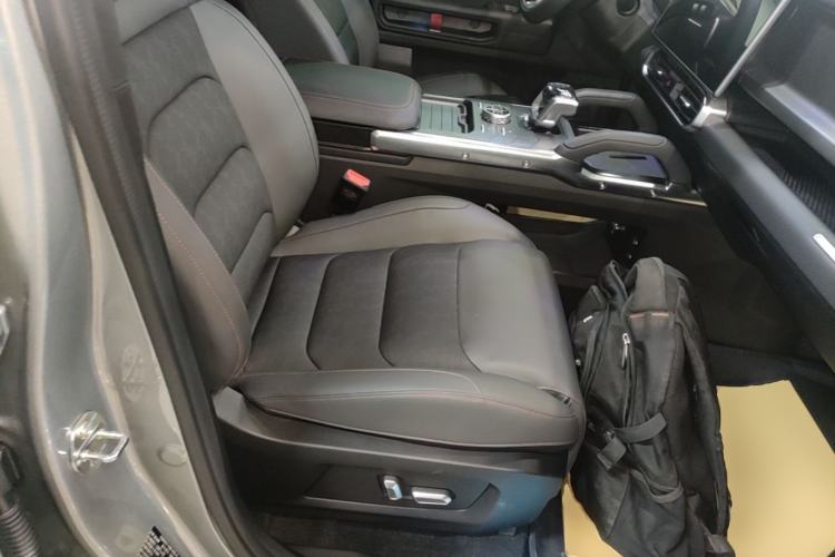 Used JETOUR Traveler 2023 2.0T All-Wheel Drive Conquer PRO Right Front Seat
