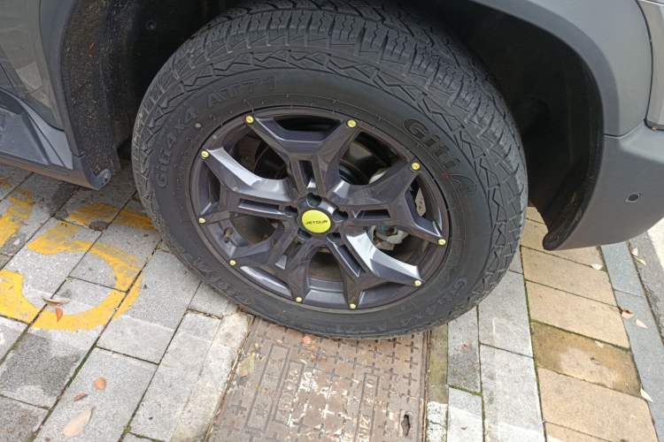 Used JETOUR Traveler 2023 2.0T All-Wheel Drive CrossPRO+ Right Front Wheel Hub