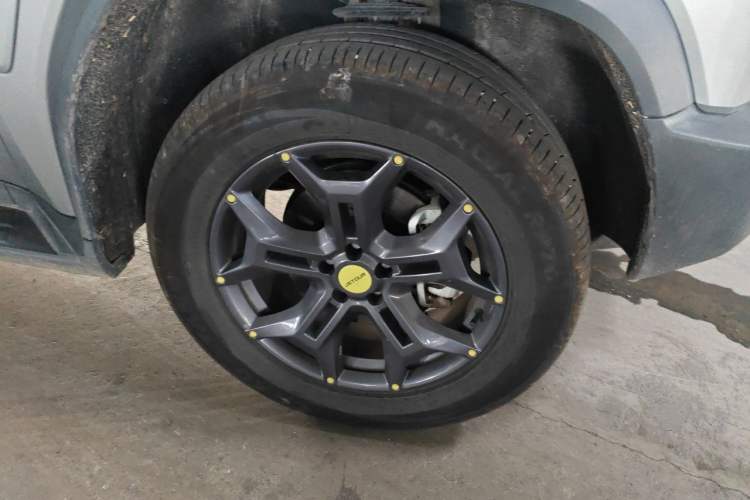 Used JETOUR Traveler 2023 2.0T All-Wheel-Drive CrossPRO Right Front Wheel Hub