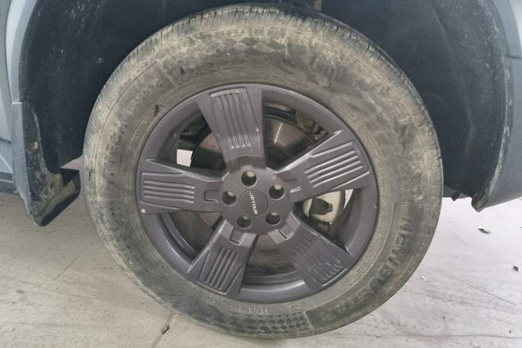 Used JETOUR Traveler 2023 1.5T Two-Wheel Drive Discovery PRO Right Front Wheel Hub