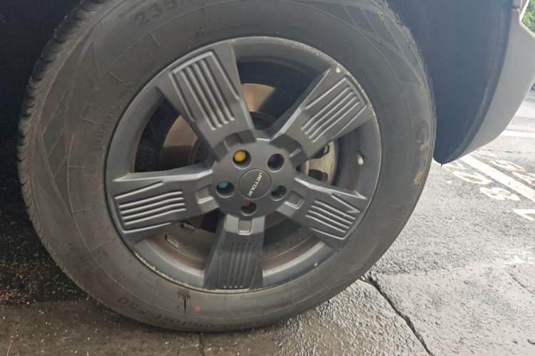 Used JETOUR Traveler 2023 1.5T Two-Wheel Drive Discovery PRO Right Front Wheel Hub