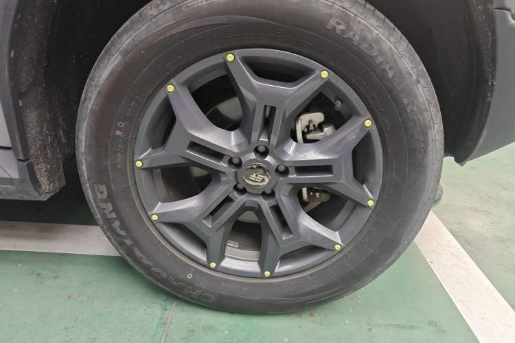 Used JETOUR Traveler 2023 2.0T All-Wheel-Drive CrossPRO Right Front Wheel Hub