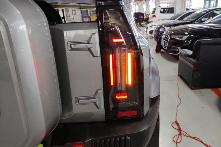 Used JETOUR Traveler 2023 2.0T All-Wheel Drive CrossPRO+ Right Rear Taillight
