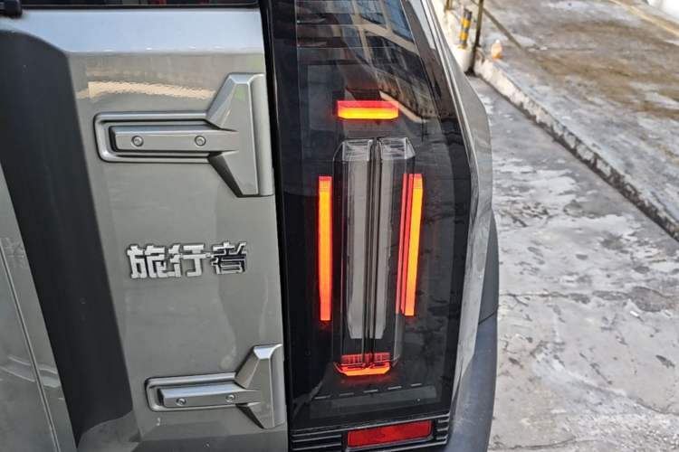 Used JETOUR Traveler 2023 1.5T Two-Wheel Drive Discovery PRO Right Rear Taillight