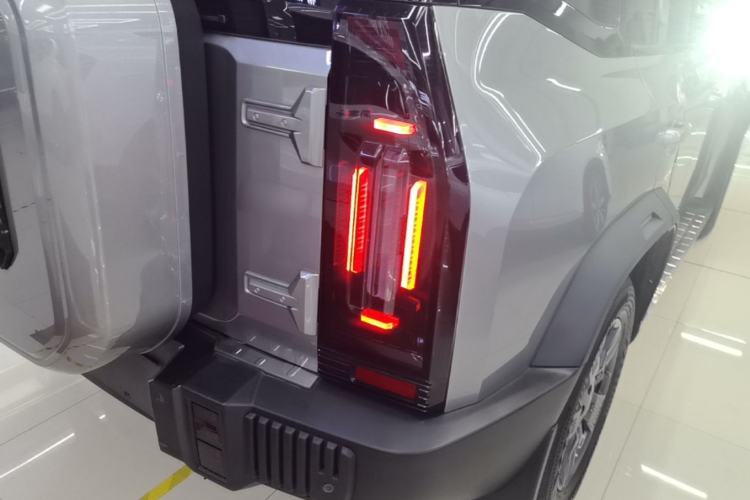 Used JETOUR Traveler 2023 1.5T Two-Wheel Drive Discovery PRO Right Rear Taillight