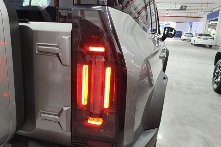 Used JETOUR Traveler 2023 1.5T Two-Wheel Drive Discovery PRO Right Rear Taillight