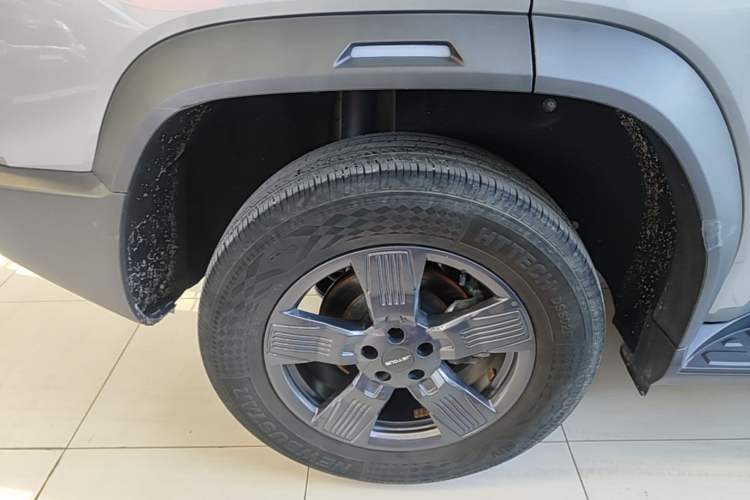 Used JETOUR Traveler 2023 1.5T Two-Wheel Drive Discovery PRO Right Rear Wheel Hub