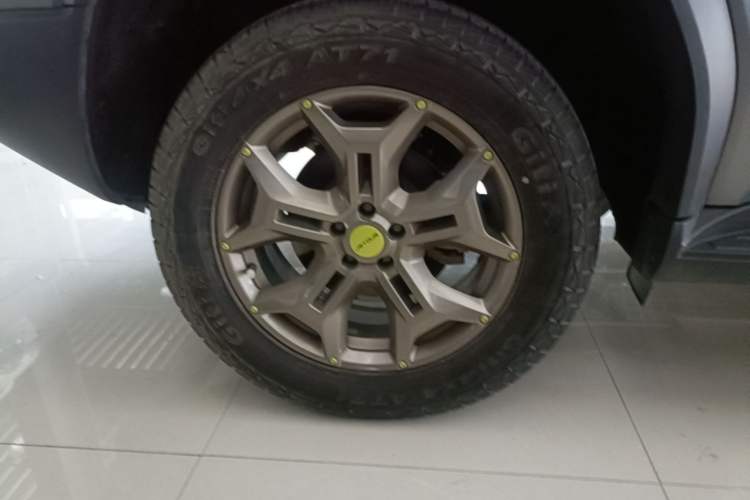 Used JETOUR Traveler 2023 2.0T Four-Wheel Drive Conqueror Right Rear Wheel Hub