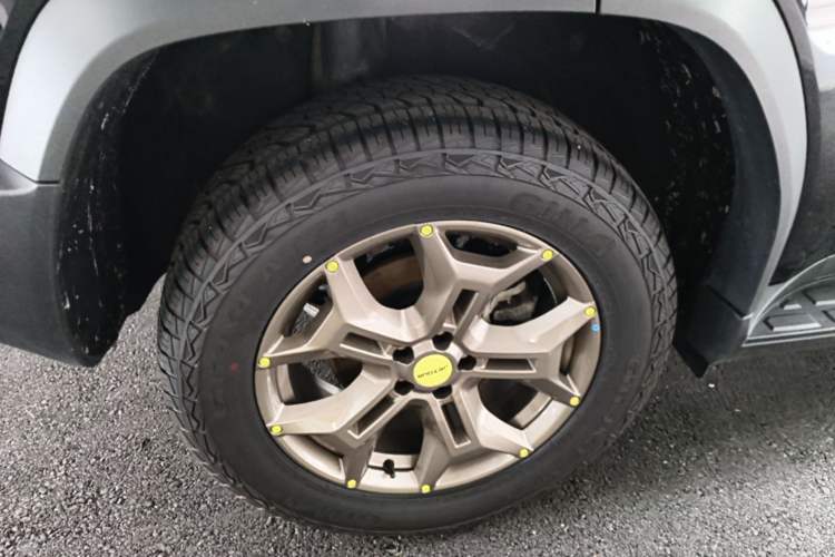 Used JETOUR Traveler 2023 2.0T Four-Wheel Drive Conqueror Right Rear Wheel Hub