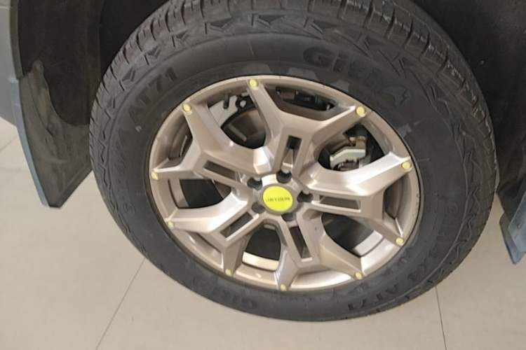 Used JETOUR Traveler 2023 2.0T All-Wheel Drive Conquer PRO Right Rear Wheel Hub