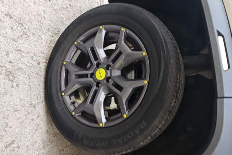 Used JETOUR Traveler 2023 2.0T All-Wheel-Drive CrossPRO Right Rear Wheel Hub
