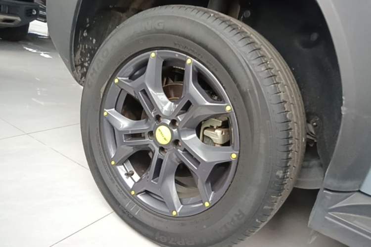 Used JETOUR Traveler 2023 2.0T All-Wheel-Drive CrossPRO Right Rear Wheel Hub