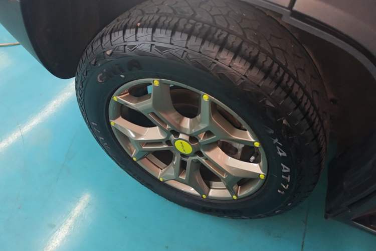 Used JETOUR Traveler 2023 2.0T Four-Wheel Drive Conqueror Right Rear Wheel Hub