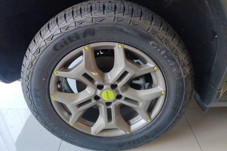 Used JETOUR Traveler 2023 2.0T All-Wheel Drive Conquer PRO Right Rear Wheel Hub