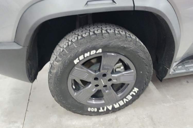 Used JETOUR Traveler 2023 1.5T Two-Wheel Drive Discovery PRO Right Rear Wheel Hub
