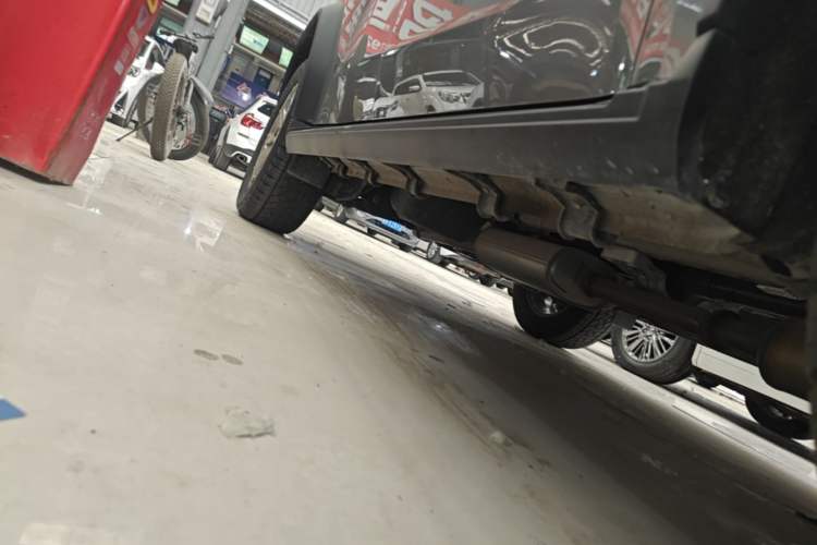 Used JETOUR Traveler 2023 2.0T All-Wheel Drive Conquer PRO Right Side Sill